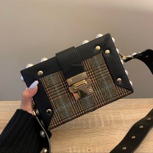 Crossbody pearl canvas leather box bag